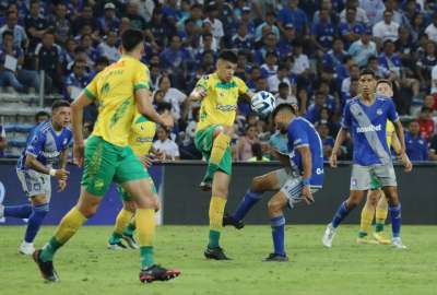 Emelec cay&oacute; en su propia casa ante Defensa y Justicia por Copa Sudamericana