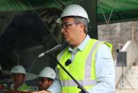 Ecuador contratar&aacute; una o dos barcazas para enfrentar crisis energ&eacute;tica