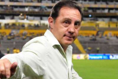 &Aacute;lex Aguinaga arm&oacute; el debate entre Barcelona y Emelec.