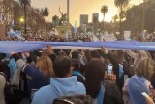 La crisis argentina hunde a la clase media con la imparable inflaci&oacute;n