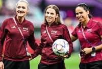 Neuza Back, Stéphanie Frappart y Karen Díaz dirigieron el encuentro entre Costa Rica y Alemania.