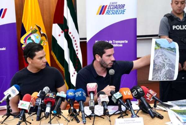 Gobierno suspende peaje en v&iacute;a Manta&ndash;Portoviejo por incumplimientos de la Prefectura de Manab&iacute;