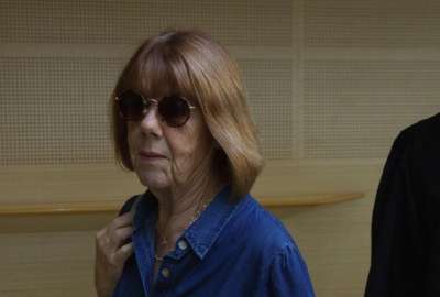 Aumentan las críticas por la prohibición de mostrar los videos de las violaciones a Gisèle Pelicot por parte de su esposo y desconocidos.