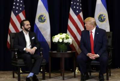 Donald Trump (der.) destacó al presidente salvadoreño Nayib Bukele.