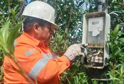 Servicios como el instalar, reubicar o cambiar medidores y efectuar mantenimiento en los sistemas de medici&oacute;n solo los puede realizar personal de la Empresa El&eacute;ctrica Quito y contratistas autorizados.