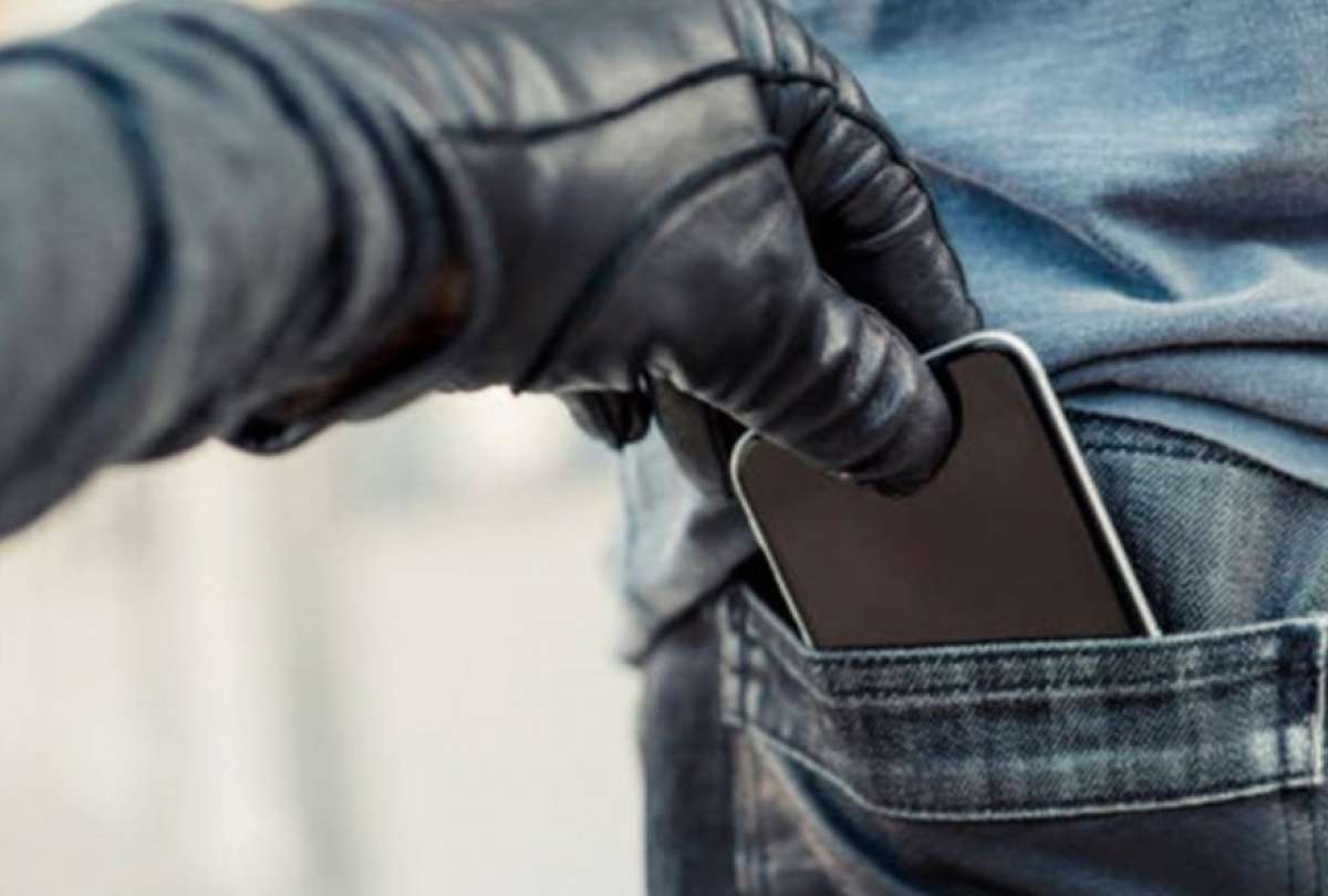 Robar un celular desbloqueado permite a los delincuentes acceder a tu información.