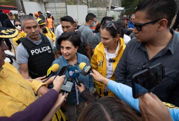 La Canciller&iacute;a gestiona asistencia de Estados Unidos e Italia para combatir los incendios forestales en Quito y otras provincias del pa&iacute;s.
