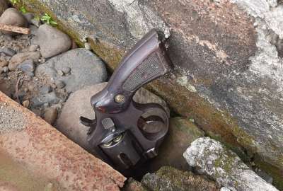 La polic&iacute;a encontr&oacute; armas de fuego. 