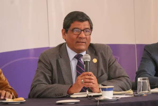 El Ministerio de la Producci&oacute;n, Comercio Exterior, Inversiones y Pesca fue encargado al ministro de Econom&iacute;a.