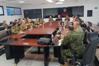 Polic&iacute;a y Fuerzas Armadas reiteran su apoyo al presidente Lasso