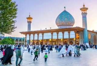 15 fallecidos y 40 heridos por tiroteo en una mezquita en Ir&aacute;n