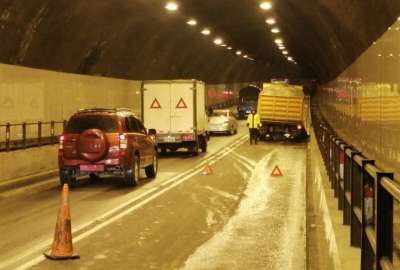 AMT retir&oacute; un veh&iacute;culo averiado en el t&uacute;nel de San Roque