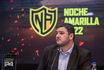 Aquiles &Aacute;lvarez, durante una conferencia de prensa