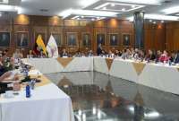 El administrador de la Asamblea se reunió con legisladores electos.