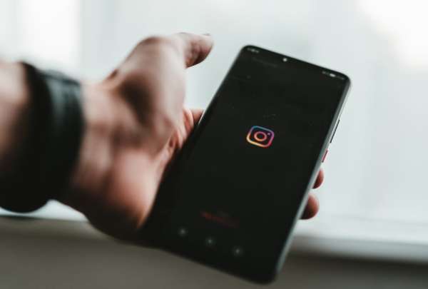 C&oacute;mo evitar que usuarios desconocidos env&iacute;en mensajes en Instagram