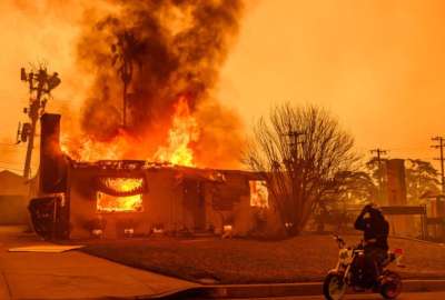 Incendios sin precedentes en Los &Aacute;ngeles dejan miles de evacuados y destrucci&oacute;n masiva.