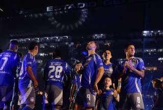 Emelec celebr&oacute; la Explosi&oacute;n Azul con fichajes, espect&aacute;culo y dudas en la cancha