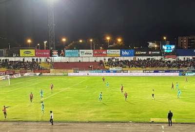 Liga de Quito tendr&aacute; que pagar 4.800 d&oacute;lares de multa por el uso de bengalas