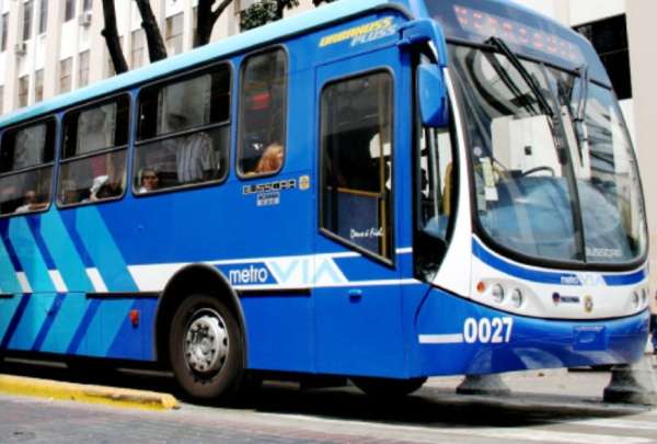 Una unidad de Metrov&iacute;a se vio involucrada en la persecuci&oacute;n a un taxista.
