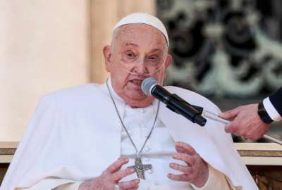 Francisco Bergoglio reapareció este domingo 6 de abril en la plaza de San Pedro del Vaticano.
