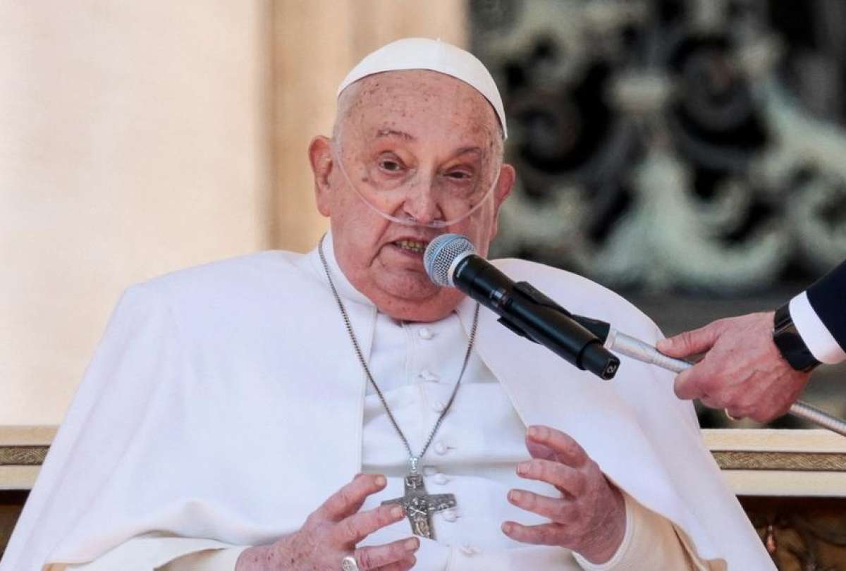 Francisco Bergoglio reapareció este domingo 6 de abril en la plaza de San Pedro del Vaticano.