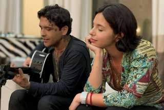 Christian Nodal lleg&oacute; al pa&iacute;s acompa&ntilde;ado por &Aacute;ngela Aguilar
