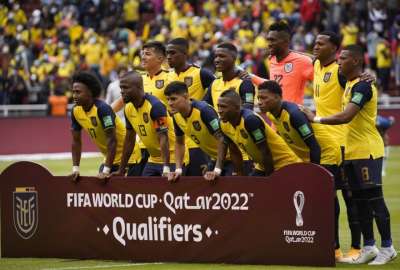 &Eacute;nner Valencia (13) celebra su primera conquista de las dos que anot&oacute; ante Bolivia