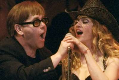 Tras 20 a&ntilde;os de enemistad, Elton John y Madonna se reconciliaron. Compartieron fotograf&iacute;as en redes sociales.&nbsp;