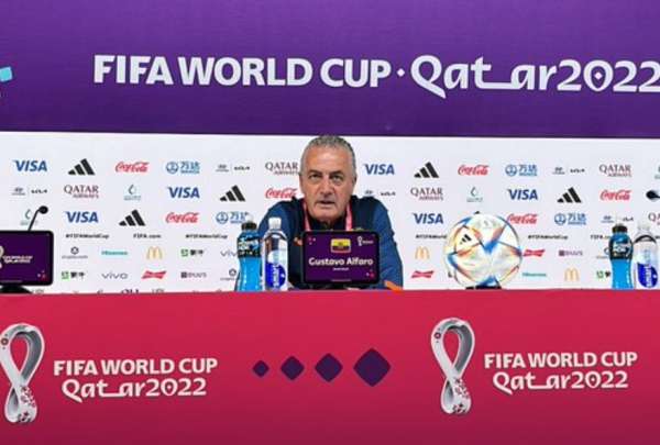 "El liderato de nuestro capit&aacute;n es esencial", dice Alfaro sobre Valencia