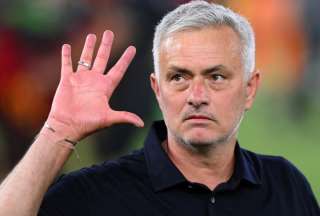 Mourinho call&oacute; a su propia hinchada  &nbsp;