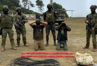 Fuerzas Armadas decomisaron explosivos y detienen a siete personas en operativo contra miner&iacute;a ilegal en Azuay