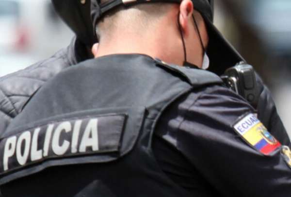 Polic&iacute;a dio detalles sobre unos sobres encontrados en el plantel educativo