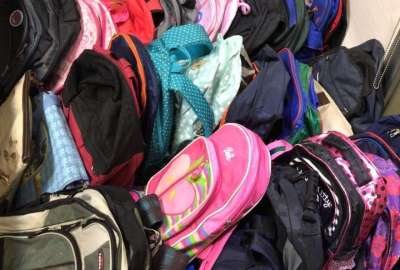 Mochilas y &uacute;tiles escolares para 300 ni&ntilde;os de Monte Sina&iacute;