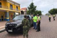 La Polic&iacute;a y las Fuerzas Armadas realizan operativos en El Oro por el estado de excepci&oacute;n. 