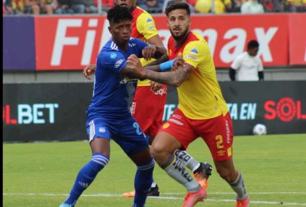 Aucas salv&oacute; el invicto ante Emelec y sigue como l&iacute;der de la segunda etapa
