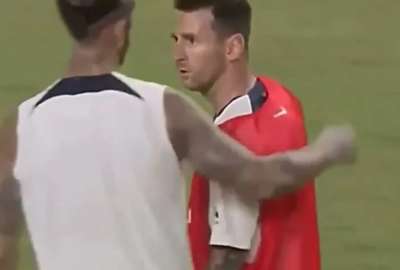 Lionel Messi y Sergio Ramos protagonizaron un encontr&oacute;n en el entrenamiento del PSG