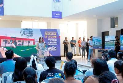 Ministra de Educaci&oacute;n recorri&oacute; la Unidad Educativa Mateo Celestino Espinoza Castro