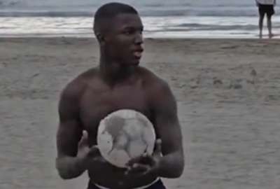 Mois&eacute;s Caicedo celebra con su gente: m&uacute;sica, f&uacute;tbol y playa en Esmeraldas