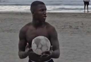 Mois&eacute;s Caicedo disfruta de sus vacaciones en Esmeraldas antes de volver al Chelsea