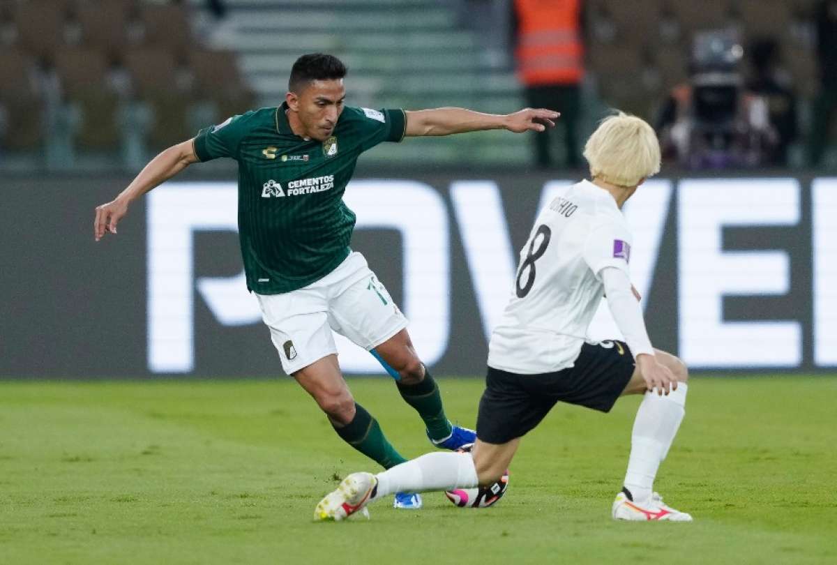 Ángel Mena fue titular en el compromiso