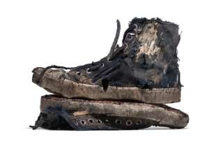 Balenciaga presenta una nueva l&iacute;nea de zapatos rotos y sucios