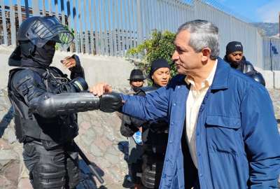 Ministro del Interior visit&oacute; a polic&iacute;as desplegados por las manifestaciones