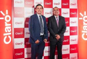 Byron A&ntilde;azco, Gerente Corporativo de Claro Ecuador y Jorge Rodriguez, Director de Desarrollo de Productos y Servicios de Seguridad de SCITUM Latinoam&eacute;rica. 