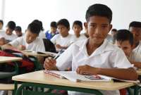 El Ministerio de Educación dispuso un corto periodo de vacaciones entre cada semestre.