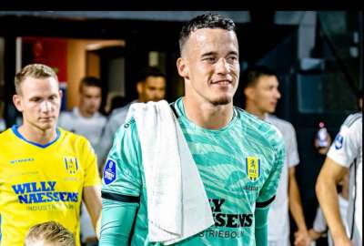 El arquero Etienne Vaessen sufri&oacute; una peliogrosa lesi&oacute;n en el encuentro frente al Ajax. 