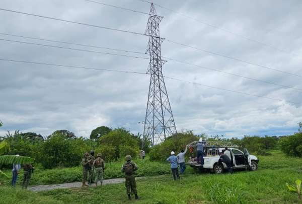 Ecuador concret&oacute; venta de energ&iacute;a hacia Per&uacute;, por pedido del vecino pa&iacute;s.