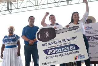 Muise: El Gobierno invierte en obras de agua potable y adquisici&oacute;n de maquinaria vial