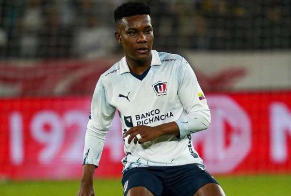 Liga de Quito defini&oacute; el futuro de &Oacute;scar Zambrano