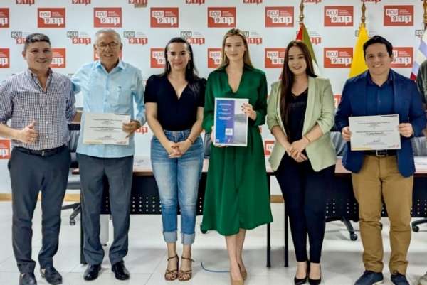 Ministra Sade Fritschi otorga viabilidades t&eacute;cnicas y recibe el Plan de Acci&oacute;n para la cuenca del r&iacute;o Portoviejo.