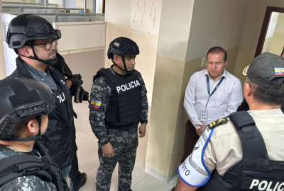 Polic&iacute;a toma control del tr&aacute;nsito en Manta tras intervenci&oacute;n a la Agencia Municipal